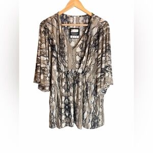 Dear Scarlett Elegant Snakeskin V-Neck Tunic